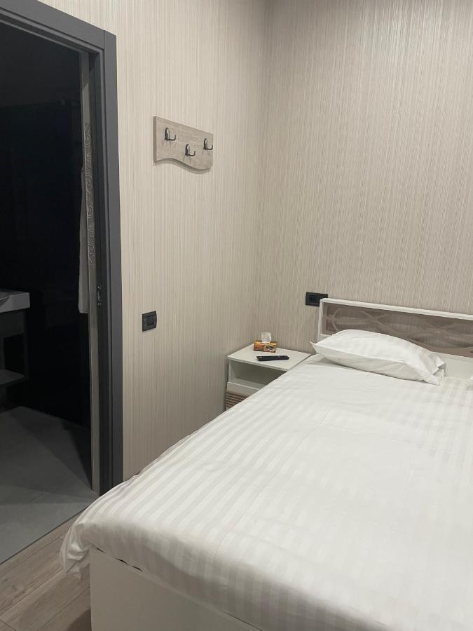 Park Avenue Hotel 耶烈万 外观 照片