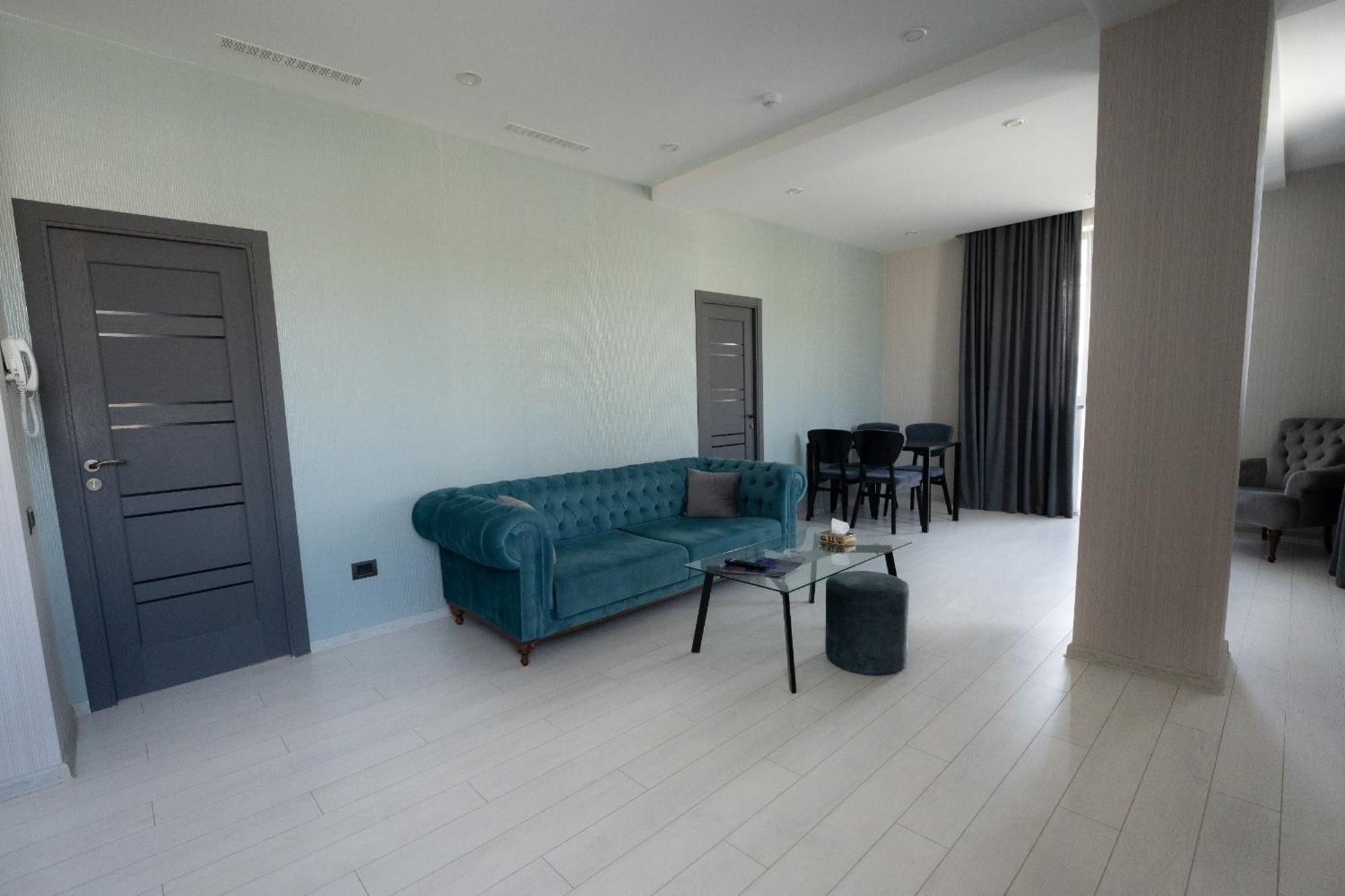 Park Avenue Hotel 耶烈万 外观 照片